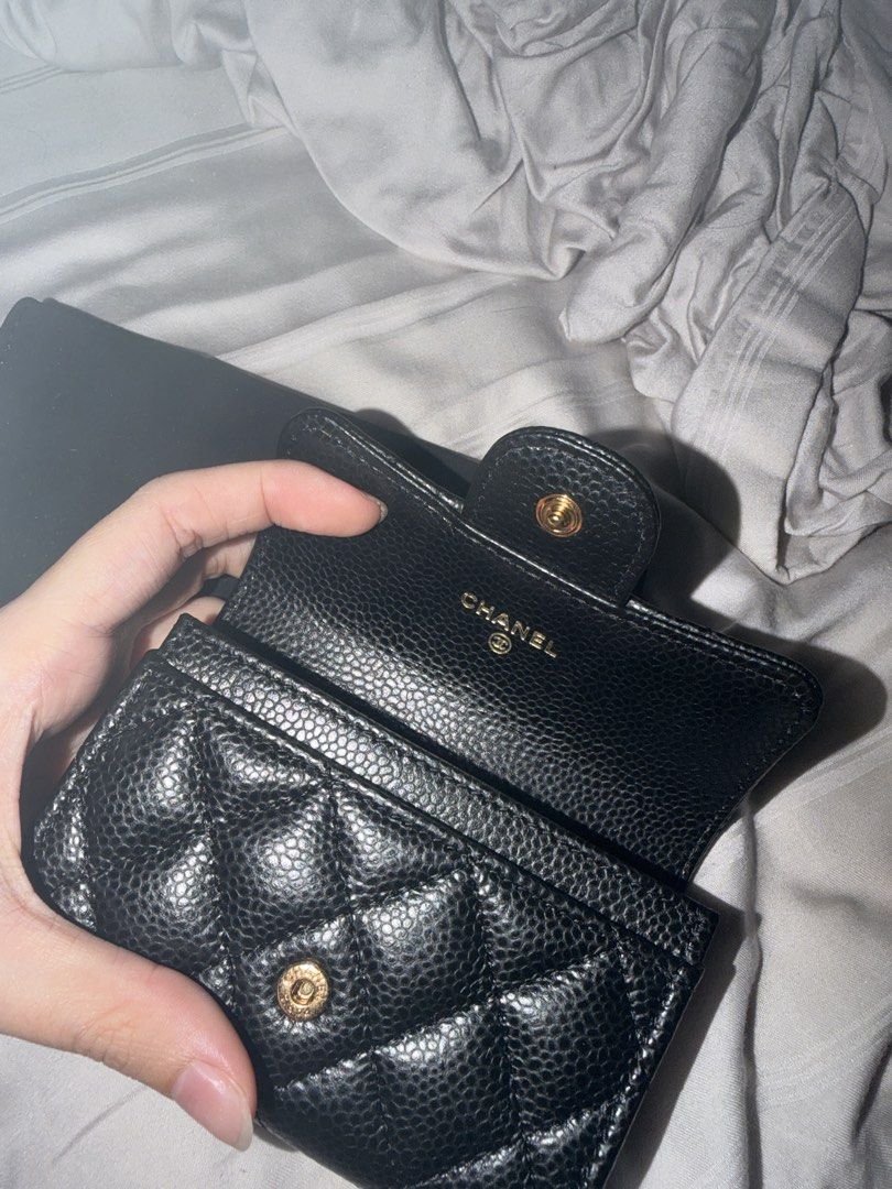 Chanel card holder (Category: Bags & Wallets) located in Singapore. Submitted by dubaichewycookie789 (Listing ID 1439910823, Image 2). Description: 100% authentic Receipt plus box and paper bag full set .