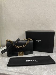 (Category: ) located in . Submitted by SecondhandItems97 (Listing ID 1439914815, Image 1). Description: .