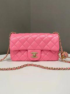 (Category: ) located in . Submitted by lovelotsluxury (Listing ID 1439945587, Image 1). Description: .