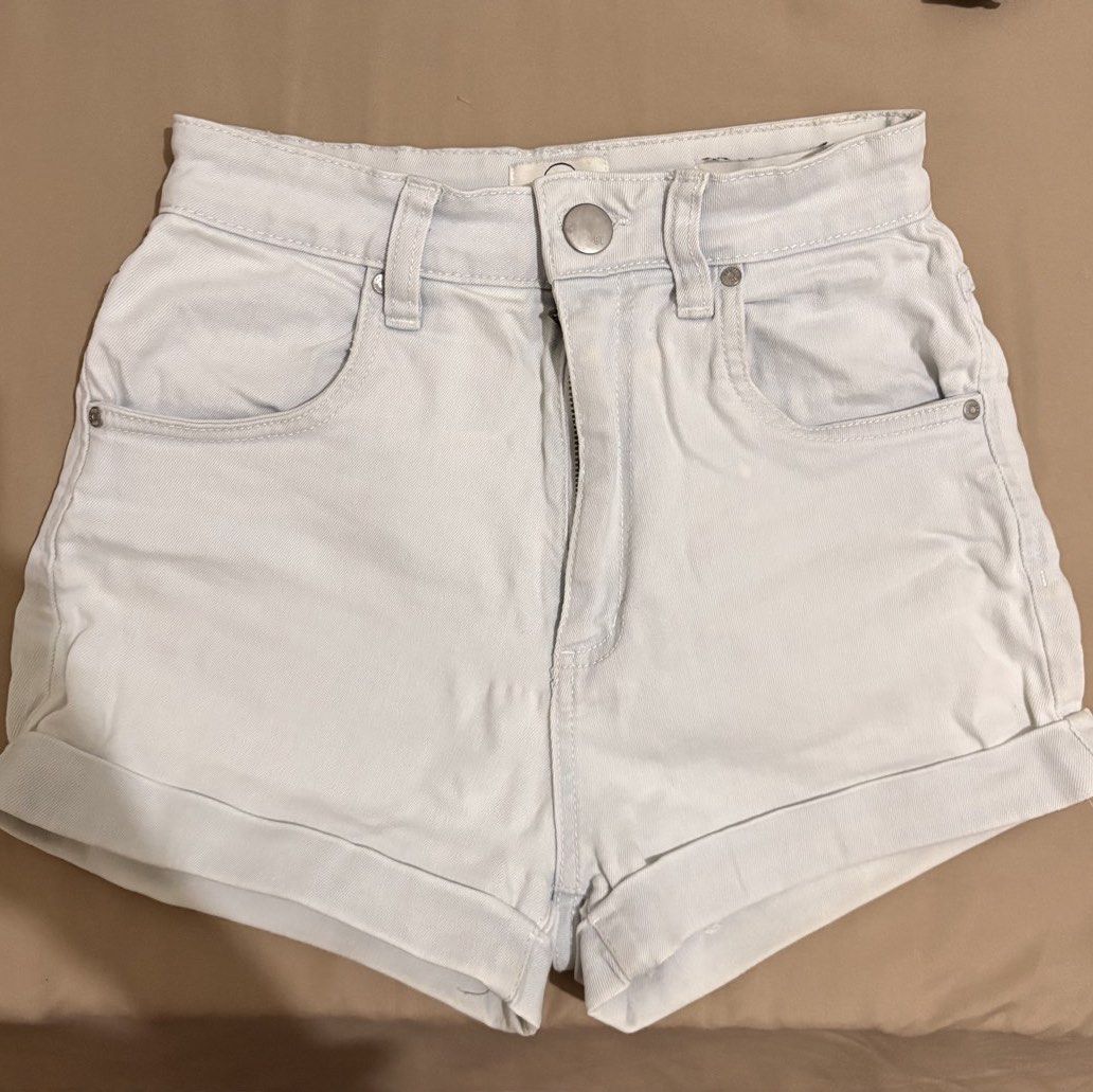 Cotton On High Classic Denim Shorts (Category: Shorts) located in Marikina City. Submitted by mlffy (Listing ID 1439821608, Image 1). Description: 🐇 Authentic Cotton On High Waist Shorts - Size: AUS 4 / EUR 32 / UK 3 - Classic 5-pocket design - Button and zipper closure.