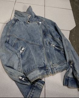 (Category: ) located in . Submitted by saudade.finds (Listing ID 1439895744, Image 1). Description: .
