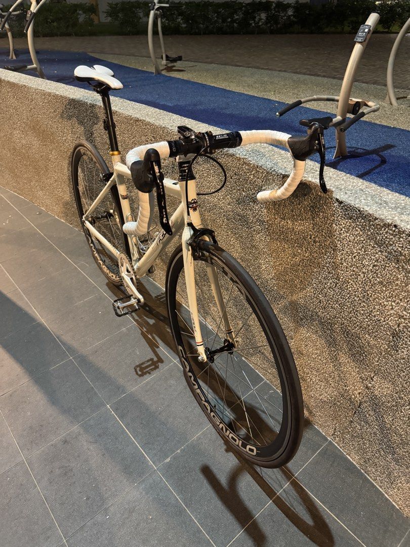 Felt Dispatch (Category: Bicycles) located in Singapore. Submitted by gamerpro (Listing ID 1439855112, Image 2). Description: Selling this spare bike as I dont really need it. This bike comes with Campagnolo Pista Wheels, Sugino 75 Crank and Sugino Zen Chainring. Wheel set and crank set alone is already above $1.2K. It weight around 8.5KG. Convertible to fixie(at Ur own cost). Ready to ride, no servicing required. Lights are not included. Pick up