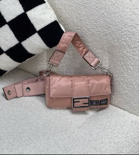 (Category: ) located in . Submitted by neverfull_luxury_sg (Listing ID 1439861425, Image 1). Description: .
