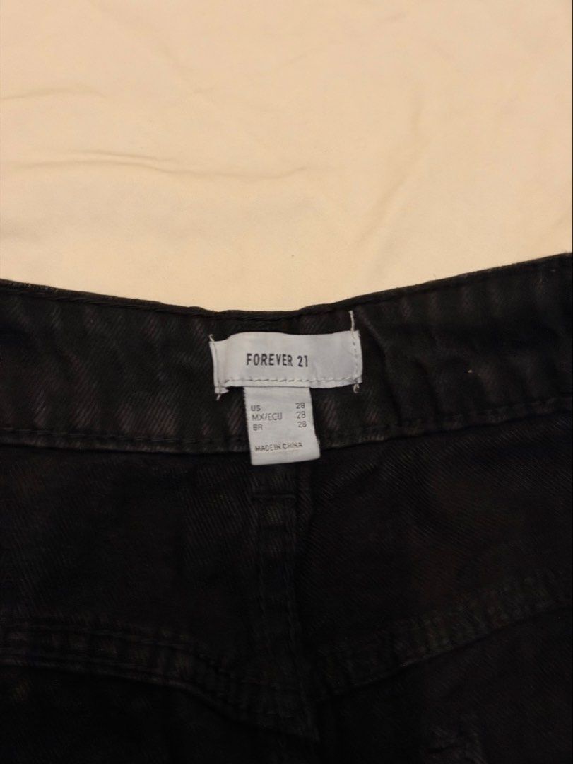 Forever 21 Black Denim Jorts Shorts (Category: Shorts) located in Quezon City. Submitted by ayabl00p (Listing ID 1439929601, Image 2). Description: size 28, worn once tried on.