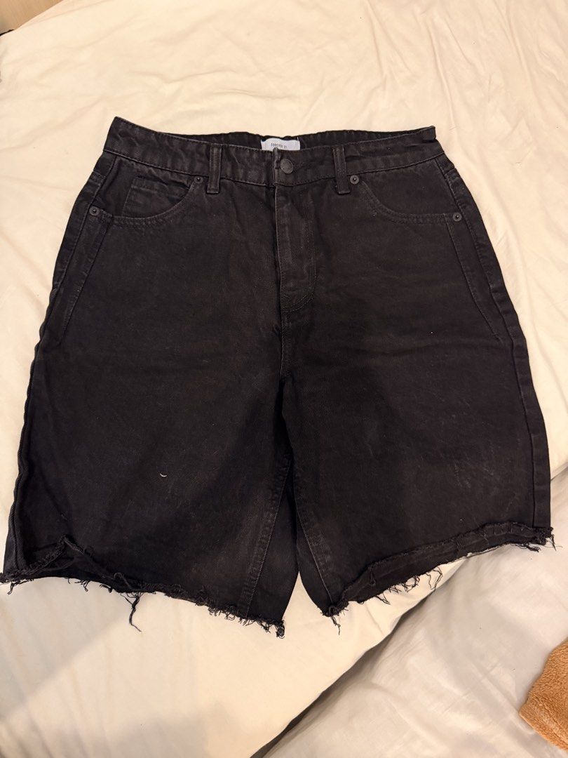 Forever 21 Black Denim Jorts Shorts (Category: Shorts) located in Quezon City. Submitted by ayabl00p (Listing ID 1439929601, Image 1). Description: size 28, worn once tried on.