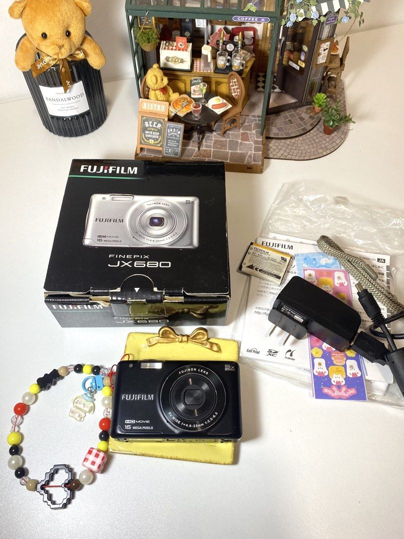 Fujifilm Finepix JX680 digicam (Category: Cameras) located in Quezon City. Submitted by helloclassiques (Listing ID 1439981722, Image 1). Description: Fujifilm Finepix JX680 All buttons and flash are working. Clear lens and LCD— no dead pixel. 🫧☁️ In mint condition. ✨ Comes with its original box. Specs: 16 MP 5x optical zoom 3” LCD (with screen protector) Can record video (720 HD movie recording) CCD sensor SD/ SDHC Memory Card Type With English