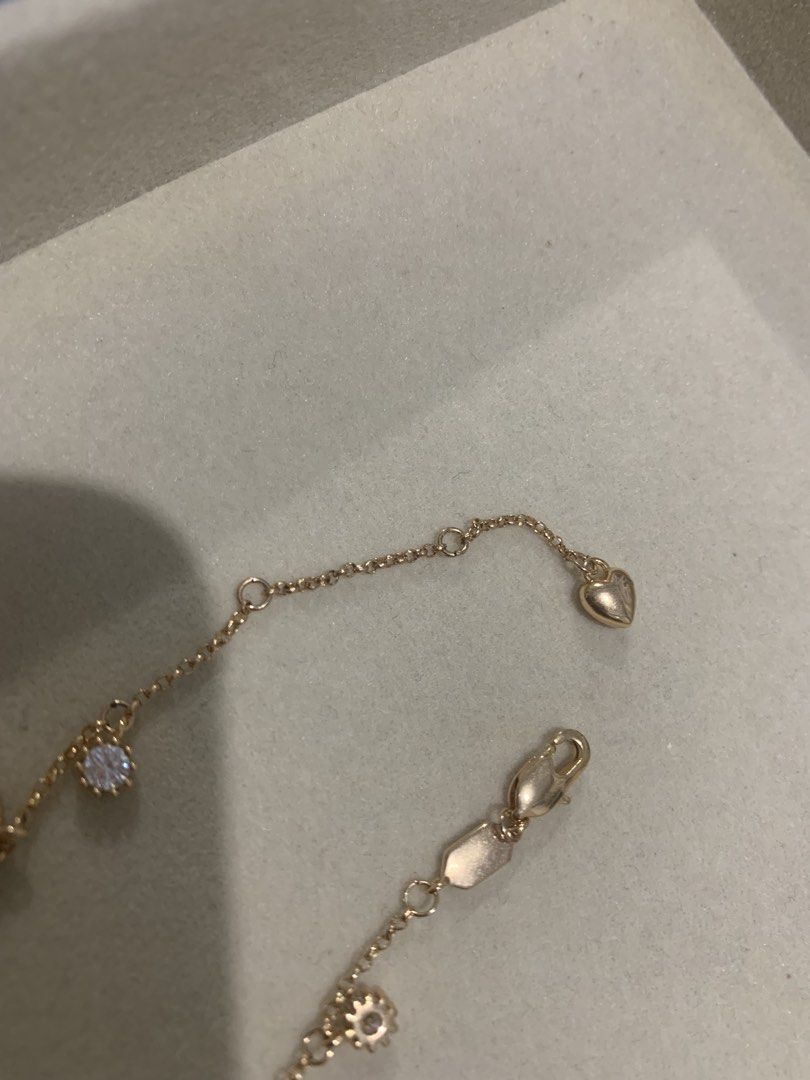 Gelang rumbai bahan tembaga (Kategori: Perhiasan Wanita) berada di Jakarta Barat. Dikirim oleh prelovedbydieth (ID iklan 1439901799, Gambar 3). Deskripsi: No deffect Tdk hitam Ada extention jd bs utk tangan besar.