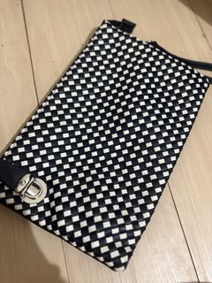 (Category: ) located in . Submitted by micnetyandco (Listing ID 1439828129, Image 1). Description: .