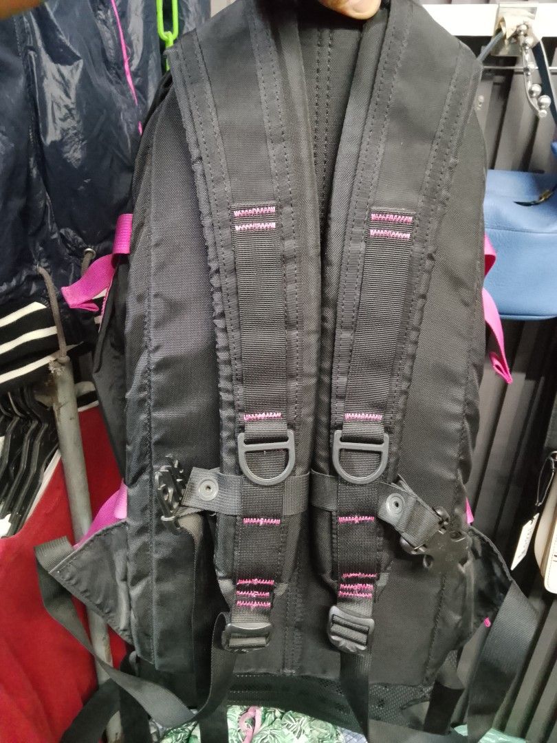 Gregory Backpack 21-22L (Category: Backpacks) located in Mabalacat. Submitted by zero2mthrift (Listing ID 1439955434, Image 3). Description: Excellent condition No issue / No flaws Location: Pampanga.