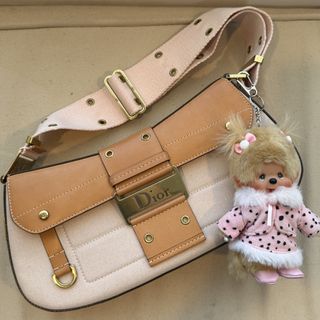 (Category: ) located in . Submitted by shop.arrival (Listing ID 1439822396, Image 1). Description: .