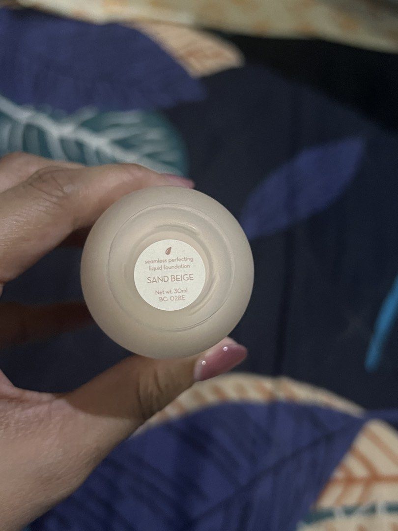 Happy Skin Seamless Perfecting Liquid Foundation (Category: Makeup) located in Quezon City. Submitted by eimxxi (Listing ID 1436095589, Image 3). Description: - Happy Skin Seamless Perfecting Liquid Foundation - Seamless, skin-perfecting finish - Skin-caring formula - Liquid foundation Only used once.