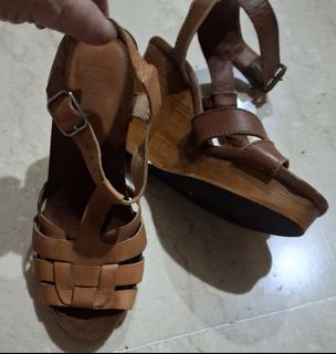 (Category: ) located in . Submitted by suekuah0556747 (Listing ID 1439921387, Image 1). Description: .