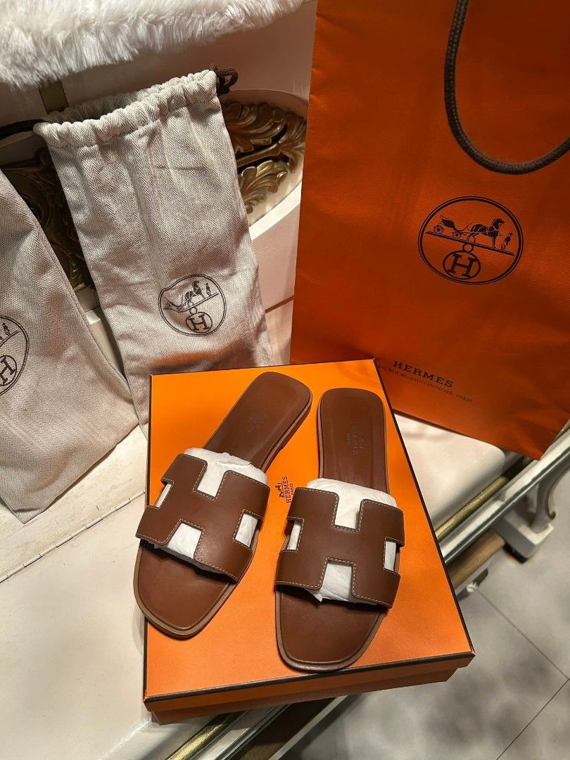 Hermes Oran (Category: Sneakers & Footwear) located in Pateros City. Submitted by msjheanny (Listing ID 1439980245, Image 2). Description: 100% Authentic with receipt.