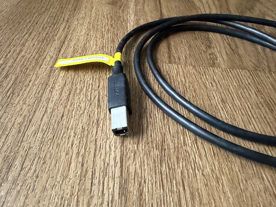 High Speed USB Printer Cable for Canon Epson HP Printer (Category: Cables & Adaptors) located in Singapore. Submitted by alien0007 (Listing ID 1439881812, Image 3). Description: - USB cable - Compatible with printer - Excellent condition - Connectors: USB-A to USB-B - Color: Black.
