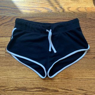 (Category: ) located in . Submitted by decluterwme_ (Listing ID 1439889913, Image 1). Description: .