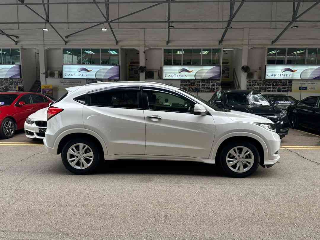 Honda HR-V 1.5 LX (A) (Category: Used Cars) located in Singapore. Submitted by cartimesautomobile (Listing ID 1439895824, Image 2). Description: 1 Owner! Option for warranty upgrade or 1 year wear and tear coverage! Get a pre-owned unit while stock lasts! Attractive interest rates starting from 1.x8% and high loan are available. All trade-ins are welcome. Contact us today to arrange a viewing! Features: 1.5L I-VTEC engine, 128bhp, CVT gearbox, AB