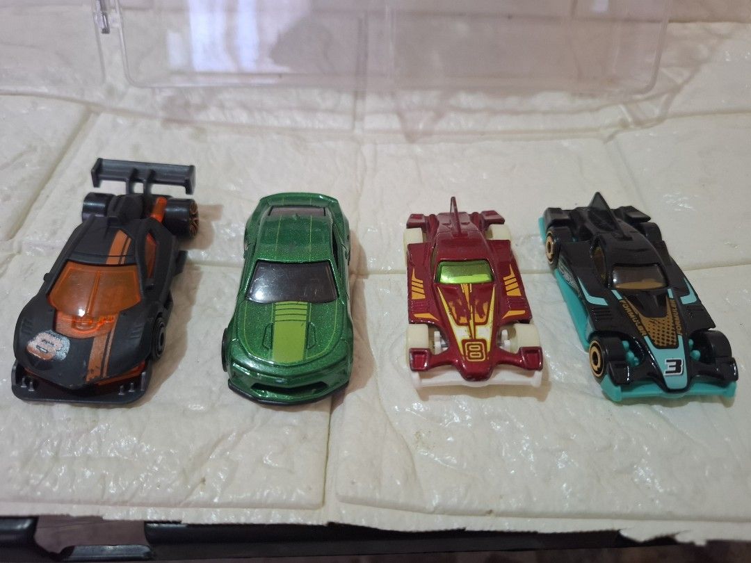 Hotwheels assorted loose (Category: Toys & Games) located in Narvacan. Submitted by jigger85_2ndaccount (Listing ID 1439859157, Image 2). Description: Hotwheels assorted loose mint 80 non mint 70.