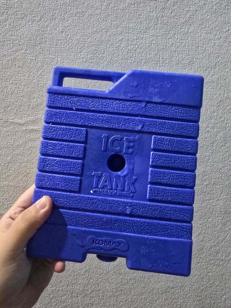 Ice Tank Pack (Category: Medical Supplies & Tools) located in Pasig City. Submitted by anaedaprints (Listing ID 1439969500, Image 2). Description: KOMAX ICE TANK PACK 1000 .