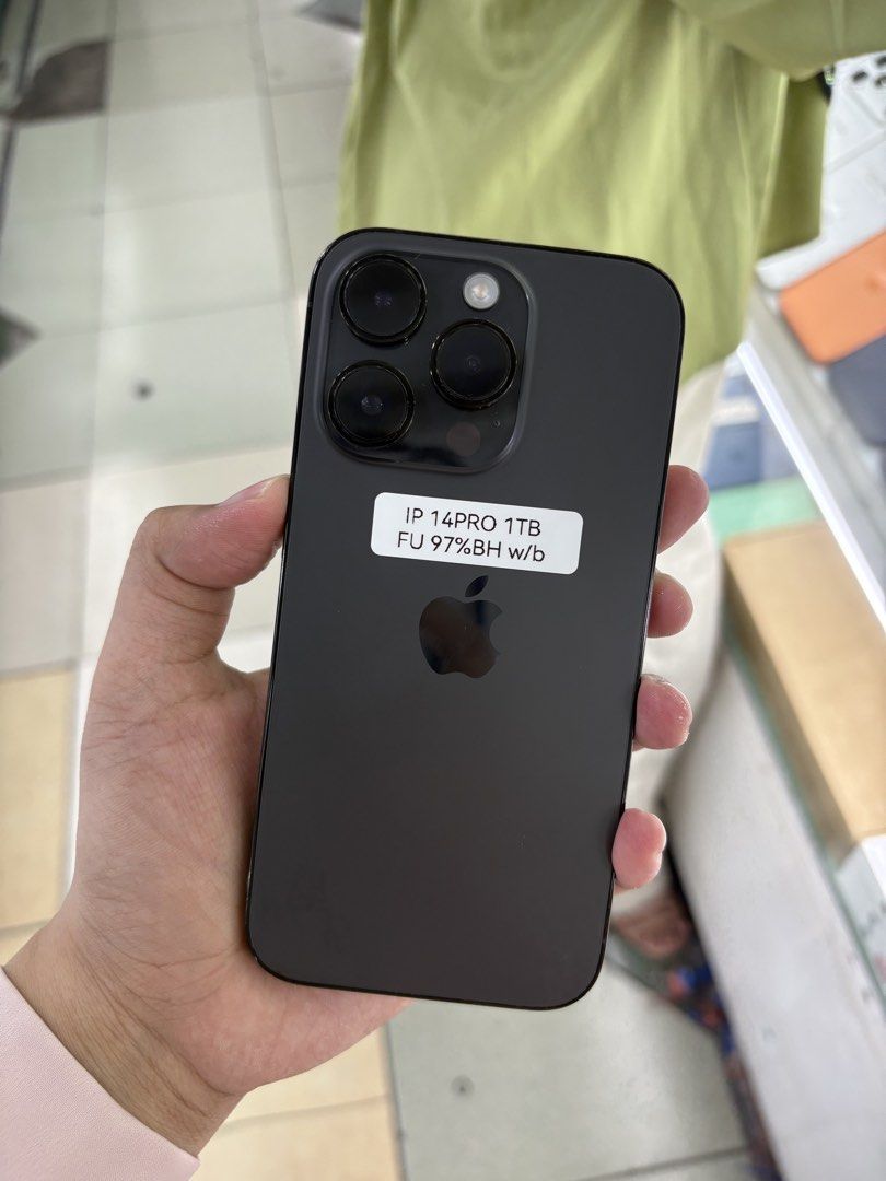 iPhone 14 Pro 1TB Factory Unlock No Issue Secondhand (Category: iPhone 14 Series) located in Pasig City. Submitted by FarAndRayShop (Listing ID 1439906597, Image 1). Description: OPEN FOR SWAP/SELLING/BUYING (RFS: Buy and Sell) Price: 36,499 iPhone 14 Pro 1TB •FACTORY UNLOCK •NO HIDDEN ISSUES •TEST TO SAWA •Authentic Phone Physical store in Greenhills Shopping Center XD-07 Stall Number Look For Rayray Or Anika NO CASH INSTALLMENT We are open also