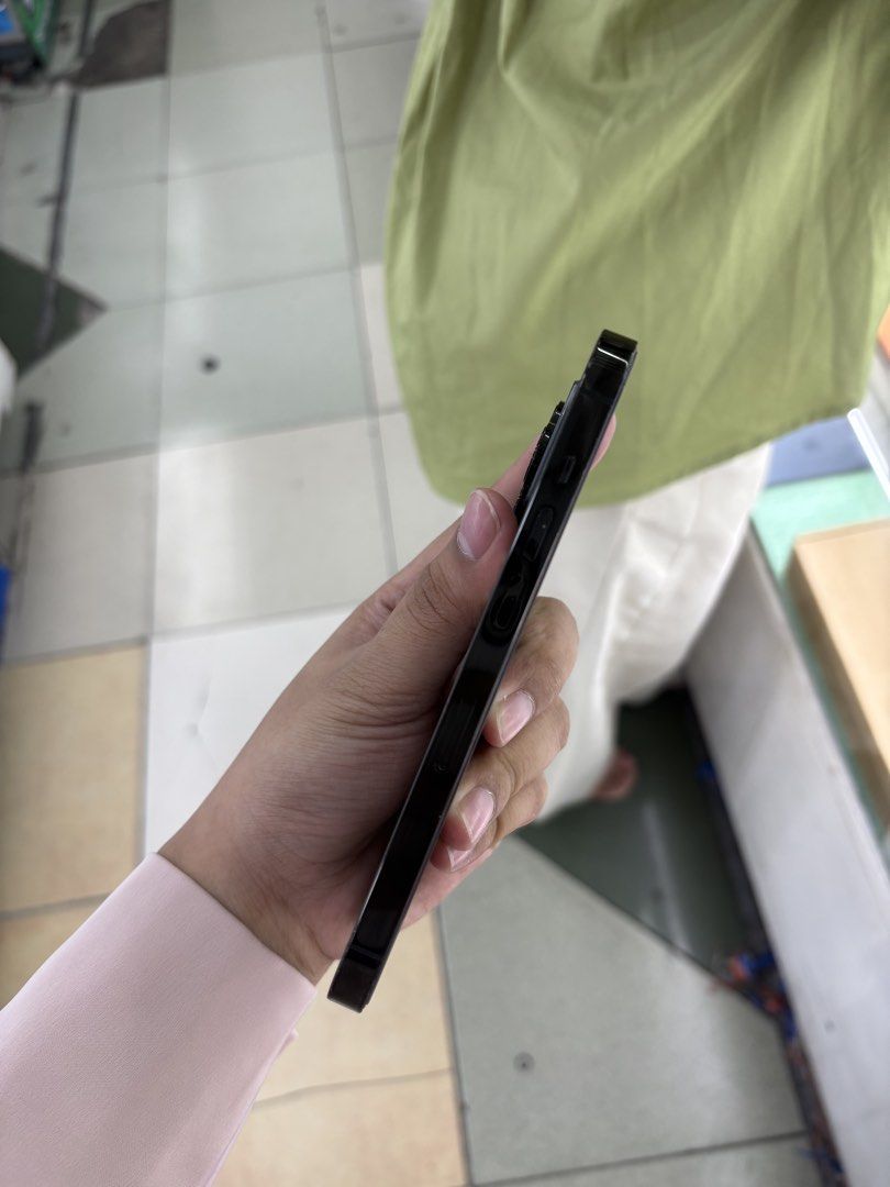 iPhone 14 Pro 1TB Factory Unlock No Issue Secondhand (Category: iPhone 14 Series) located in Pasig City. Submitted by FarAndRayShop (Listing ID 1439906597, Image 3). Description: OPEN FOR SWAP/SELLING/BUYING (RFS: Buy and Sell) Price: 36,499 iPhone 14 Pro 1TB •FACTORY UNLOCK •NO HIDDEN ISSUES •TEST TO SAWA •Authentic Phone Physical store in Greenhills Shopping Center XD-07 Stall Number Look For Rayray Or Anika NO CASH INSTALLMENT We are open also