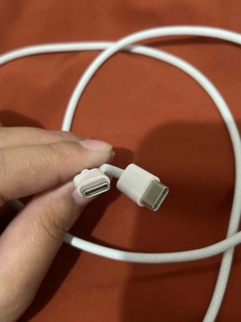 iPhone 15 Cord only (Category: Chargers & Cables) located in Manila. Submitted by bloodyrain (Listing ID 1439970180, Image 1). Description: Preloved galing iPhone 15 cord Type C No issuw.