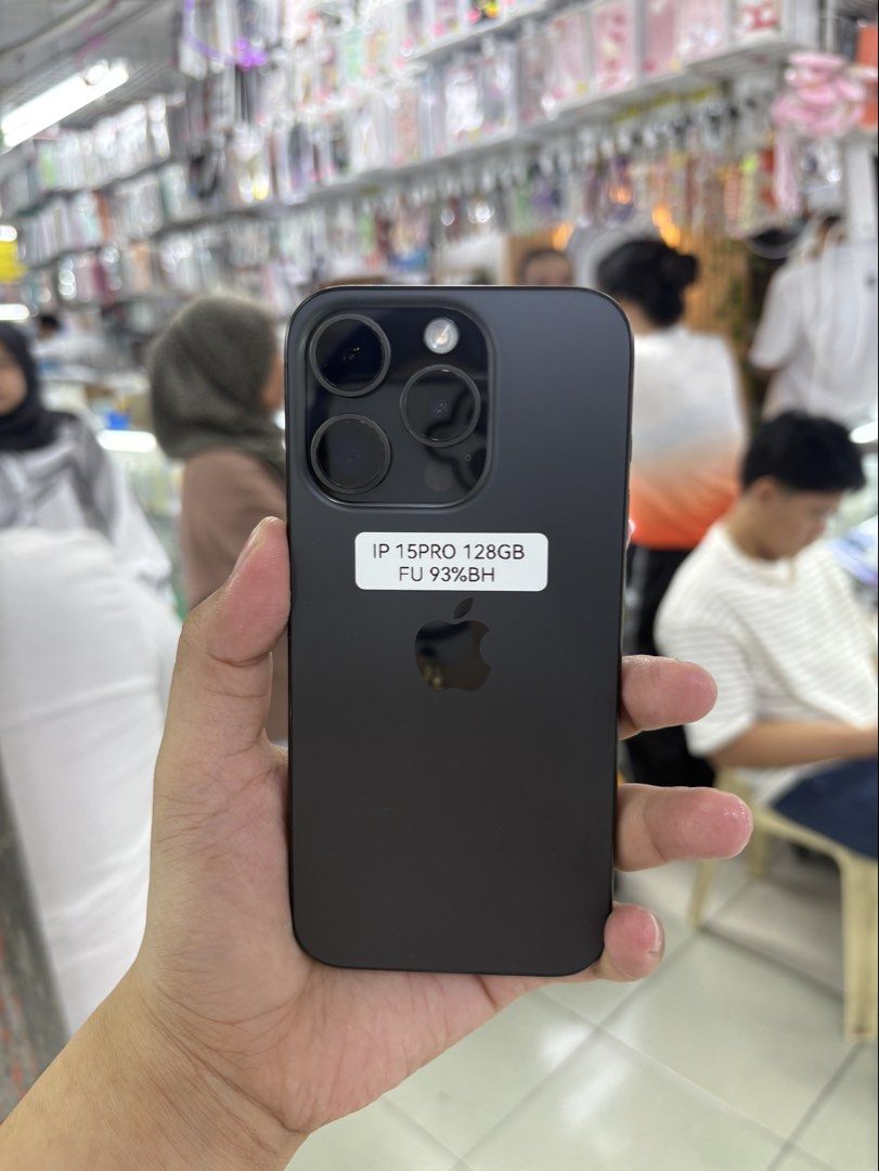 iPhone 15 Pro 128GB Factory Unlock No Issue Secondhand (Category: iPhone 15 Series) located in Pasig City. Submitted by FarAndRayShop (Listing ID 1439906852, Image 1). Description: OPEN FOR SWAP/SELLING/BUYING (RFS: Buy and Sell) Price: 34,499 iPhone 15 Pro 128GB •FACTORY UNLOCK •NO HIDDEN ISSUES •TEST TO SAWA •Authentic Phone Physical store in Greenhills Shopping Center XD-07 Stall Number Look For Rayray Or Anika NO CASH INSTALLMENT We are open 