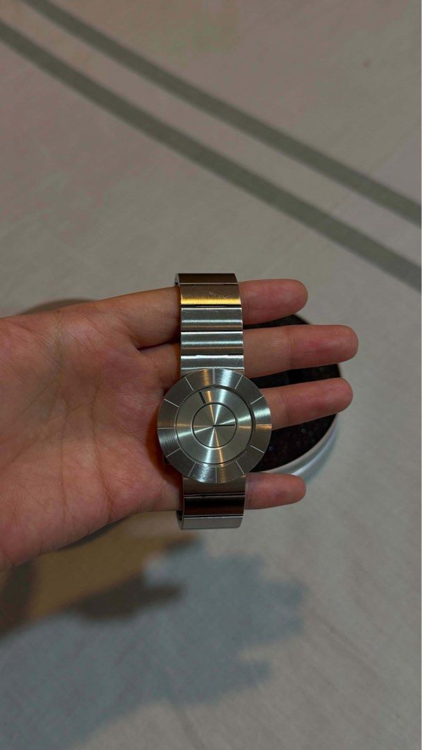 Issey Miyake TO (Category: Luxury Watches) located in Caloocan City. Submitted by beanbean17 (Listing ID 1439912841, Image 2). Description: Issey Miyake TO by tokujin yoshioka With box no papers Pristine .