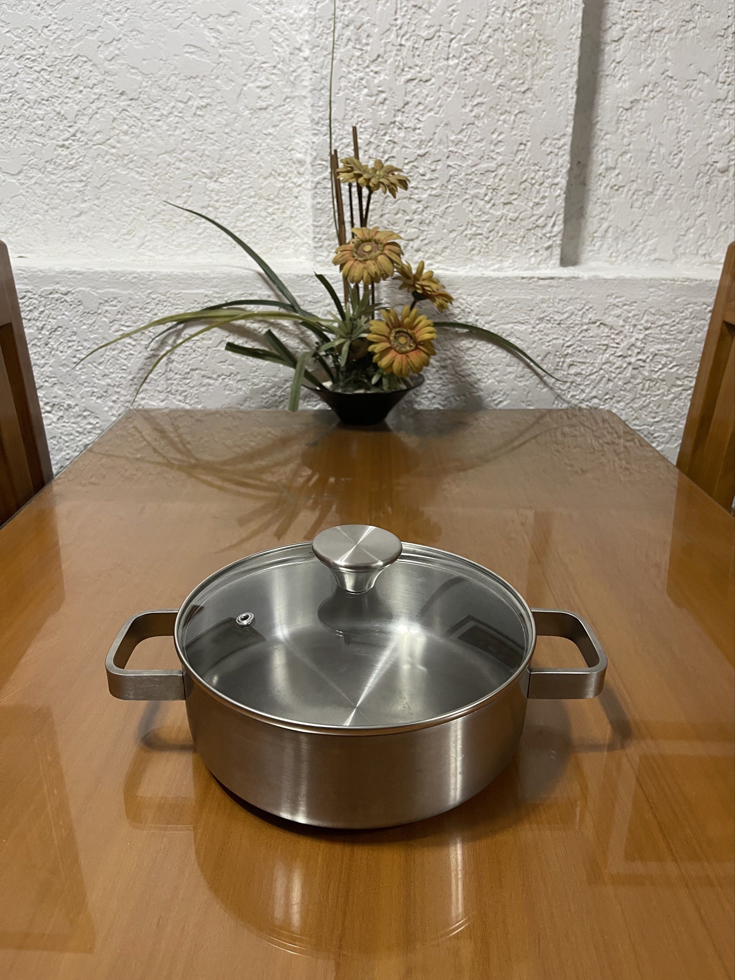 Jaju Stainless Steel double handle pan 20cm (Category: Cookware & Accessories) located in Quezon City. Submitted by doublelkitchenwares (Listing ID 1432563495, Image 1). Description: Jaju Stainless Steel double handle pan Made in Vietnam 20x6.5cm Induction / Gas / Electric Solid, Makapal and mabigat Fully clad Super minimal sign of usage, mabago pa Pick up or shipping via lalamove Provincial 🚚j&t Novaliches Qc.