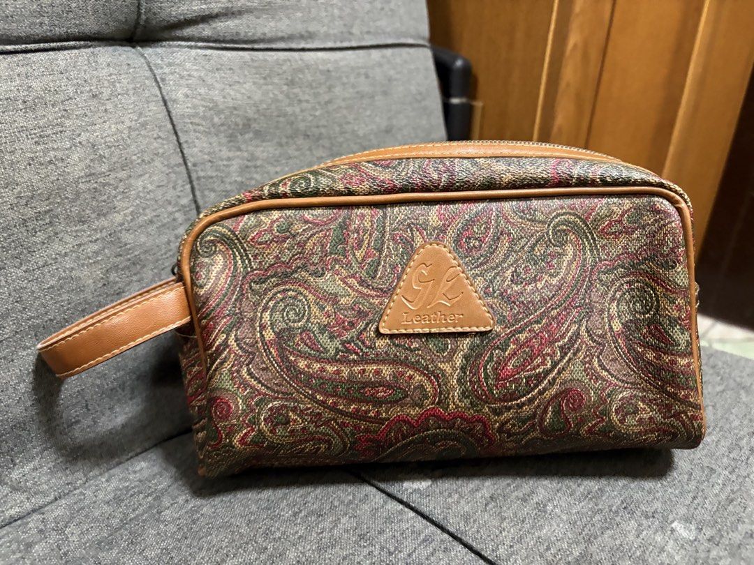 Japan Clutch bag (Category: Clutches) located in Batangas. Submitted by stopandshopforluxury (Listing ID 1439940756, Image 1). Description: Guaranteed Original 💯 No flaws, can send more photos upon request. What you see is what you get. Shipping via Lalamove, J&T, and LBC Disclaimer: This is a preloved bag. Actual condition is shown in photos. Expect normal signs of wear. Colors may slightly vary due to lighting. Please check all photos and ask 
