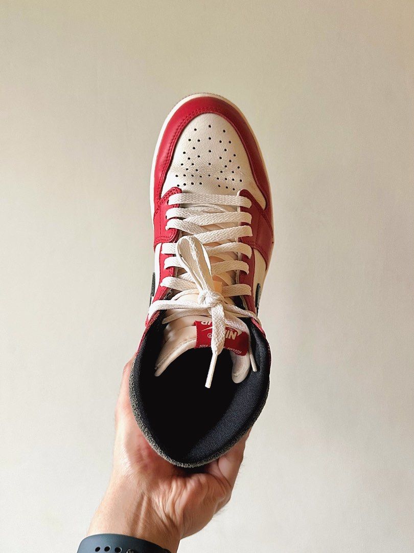 JORDAN 1 RETRO HIGH OG LOST & FOUND 9 US (Category: Sneakers) located in Pasig City. Submitted by sheadeclutterist (Listing ID 1439849344, Image 3). Description: JORDAN 1 RETRO HIGH OG LOST & FOUND 9 US -Excellent used condition -Original box and extra laces included.