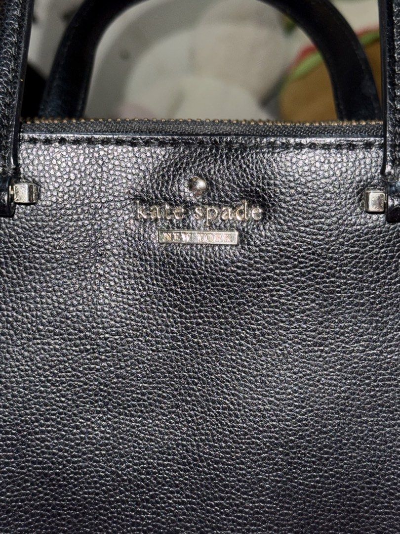 Kate Spade New York Mini Satchel Bag (Category: Luxury Bags & Wallets) located in Bulacan. Submitted by xiaolongdoll (Listing ID 1439916021, Image 2). Description: 🪽Authentic 🪽with strap 🪽minor issue (see pic) but no damage 🪽YKK zip rfs: too many bags .