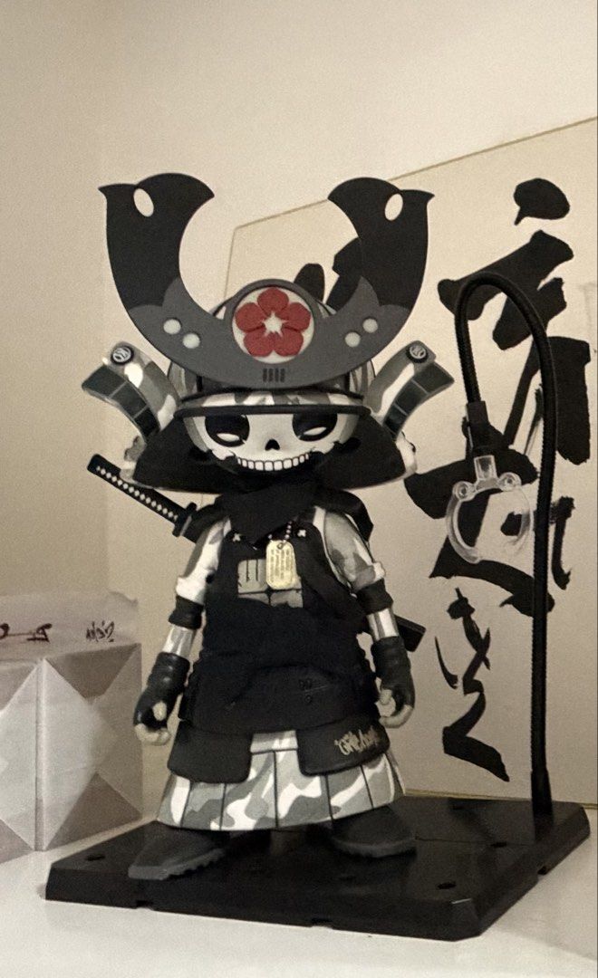 Kid Katana (Category: Figurines & Statues) located in Las Pinas. Submitted by fast_tokyodrift (Listing ID 1439839336, Image 1). Description: 2petalrose – Kid Katana Vinyl Art Toy (Excellent Condition)Up for sale is the highly sought-after Kid Katana vinyl figure by renowned UK artist 2petalrose. Known for blending traditional samurai aesthetics with modern urban streetwear, this piece is a crown jewel for any serious designer toy collection. loos