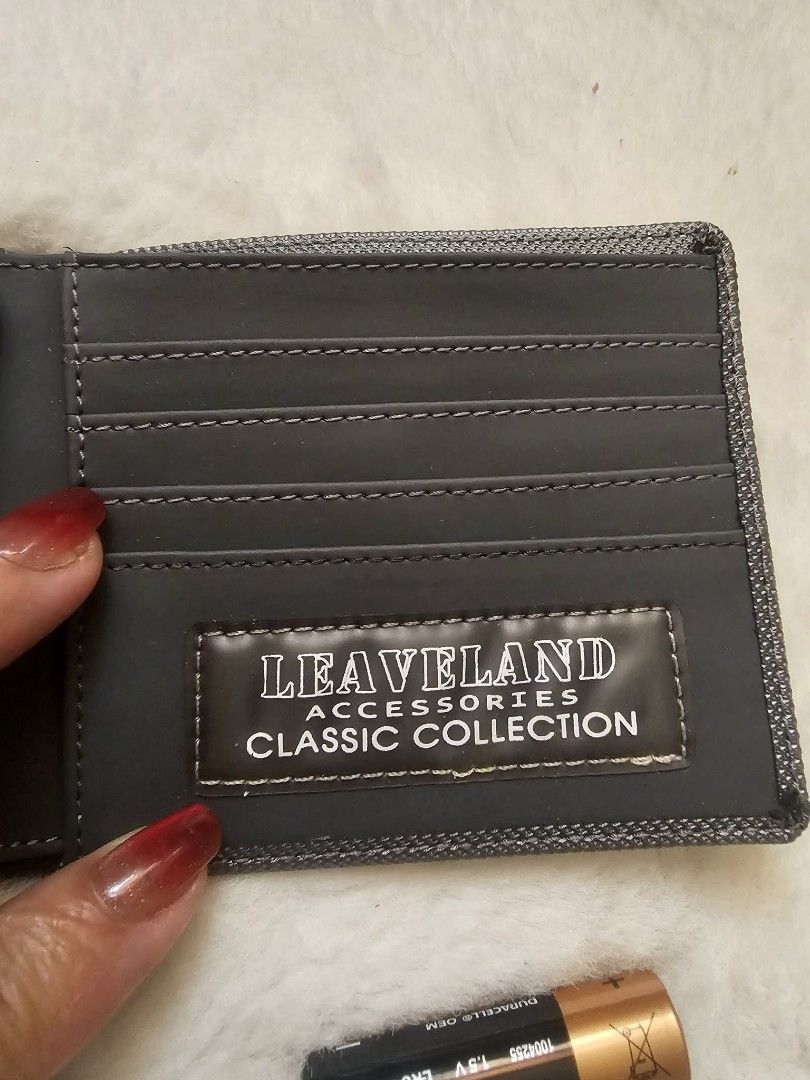 Leaveland Mens Wallet (Category: Wallets & Card Holders) located in Baguio. Submitted by reinaweng (Listing ID 1439956082, Image 2). Description: WYSIWYG Baguio Location Shipping (J&T) MOP(Gcash).