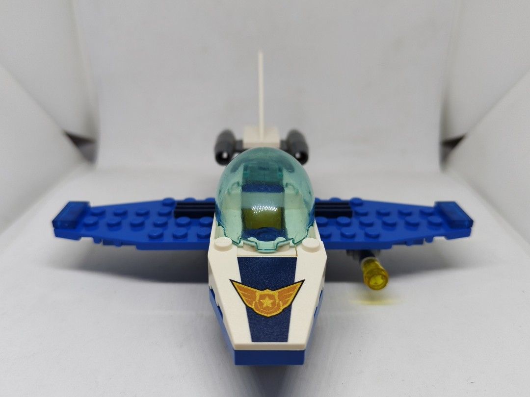 LEGO City: Sky Police Jet Patrol (Set 60206) (Category: Toys & Games) located in Taguig. Submitted by toyseller_mafia (Listing ID 1439965624, Image 2). Description: Manual Included. Like new. Great care. Box is not included. Authentic Lego. -Extra pieces included, if it is included. -No dust and dents. ⚠️ Pilot missing. Only Helmet and handcuffs are there. 💬 For more inquiries, message the seller for extra details. Don't feel shy. 📍 Location: T
