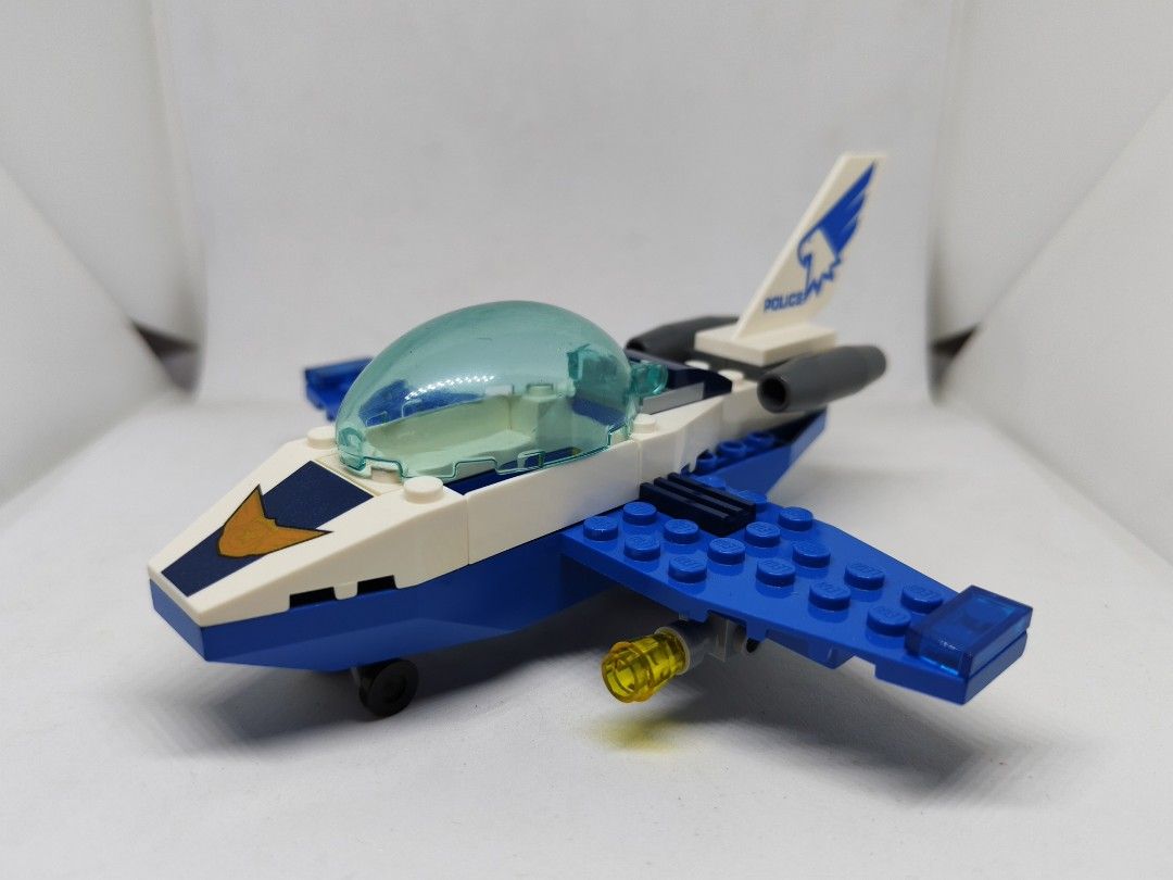 LEGO City: Sky Police Jet Patrol (Set 60206) (Category: Toys & Games) located in Taguig. Submitted by toyseller_mafia (Listing ID 1439965624, Image 3). Description: Manual Included. Like new. Great care. Box is not included. Authentic Lego. -Extra pieces included, if it is included. -No dust and dents. ⚠️ Pilot missing. Only Helmet and handcuffs are there. 💬 For more inquiries, message the seller for extra details. Don't feel shy. 📍 Location: T