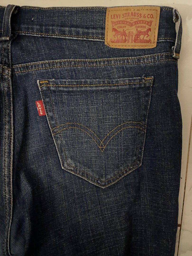 Levi's 414 Relaxed Straight Jeans Size 28 (Category: Jeans) located in Mandaluyong City. Submitted by fly4life (Listing ID 1439919990, Image 3). Description: - Classic Levi's 414 Relaxed Straight jeans - Dark wash blue denim - Comfortable relaxed fit - Straight leg opening - Iconic Levi's red tab and leather patch branding - Perfect for everyday wear - Width: 33 - Length: 33.5 - Hem: 7.