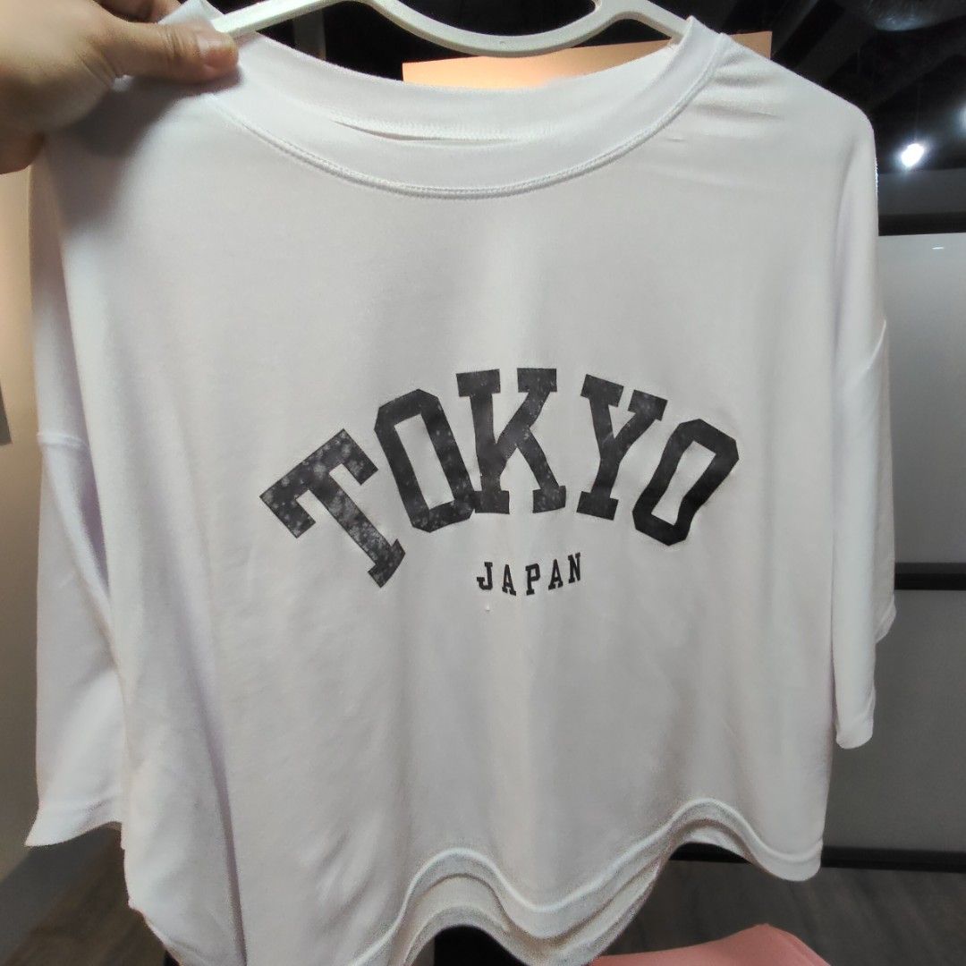 Loose Crop Top XL (Category: Shirts) located in Pasig City. Submitted by furmom06 (Listing ID 1439829408, Image 3). Description: Fading prints, pambahay W 25" L 16" Fits Large to XXL super stretchy.