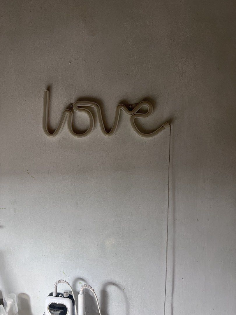 LOVE battery LED neon light (Category: Lighting & Studio Equipment) located in Meycauayan. Submitted by pausclosett (Listing ID 1439884436, Image 1). Description: Rfs: di na nagagamit.