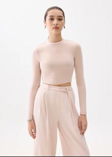 (Category: ) located in . Submitted by clothesxcottage (Listing ID 1439967392, Image 1). Description: .