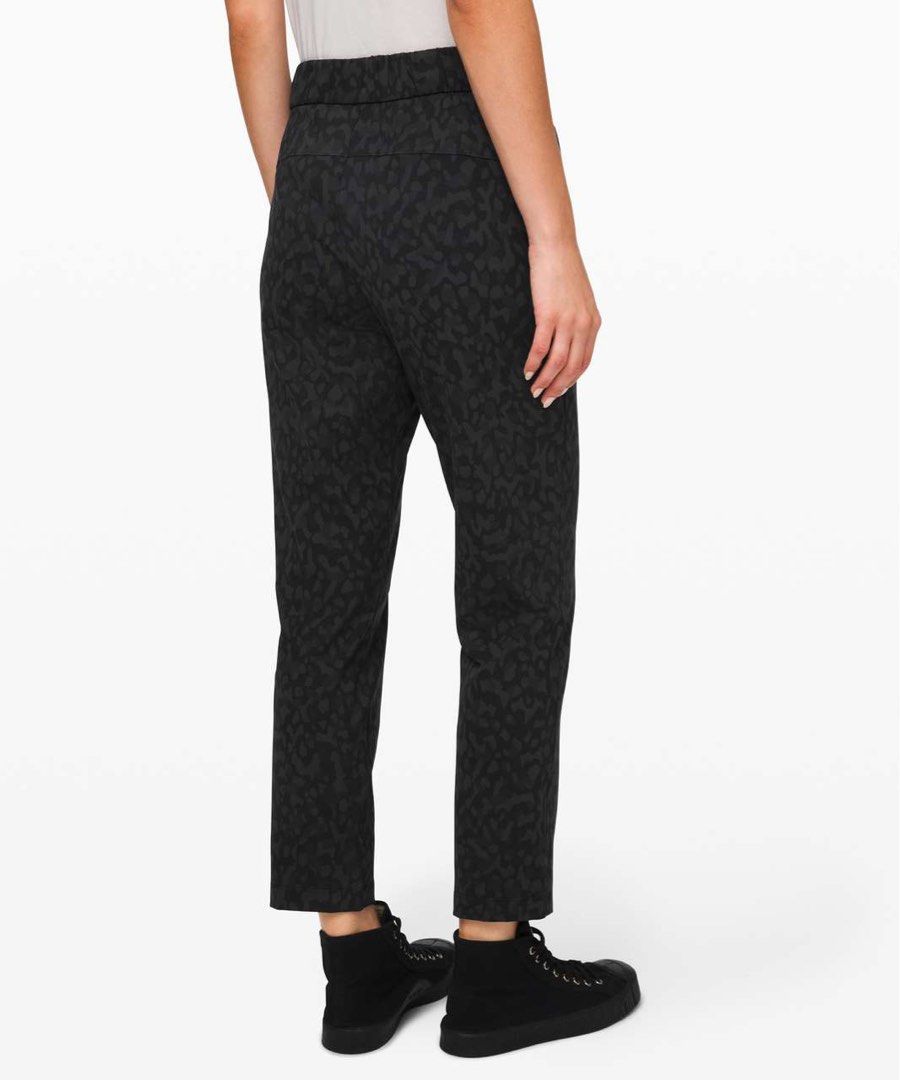 Lululemon - On The Fly 7/8 - Camou Pants (Category: Activewear) located in Quezon. Submitted by _sprezzatura (Listing ID 1439884009, Image 3). Description: Lululemon On The Fly 7/8 Pants Size 4 on tag Dimensions: Waistline - 28” to 32” Length - 36” Front rise - 10” Inseam - 27” Thigh - 10” Knee - 8” Leg opening - 6” Like new condition No issue Note: Feel free to ask questions before purchasing .