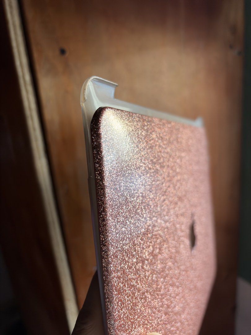 MacBook M1 Case (Category: Laptop Bags & Sleeves) located in Quezon City. Submitted by jnn.a (Listing ID 1439990729, Image 2). Description: - Design: stylish rose gold glitter hard case. - Easy to snap on and off. - for Macbook M1 Air 13 MIA2337/A2179 - no cracks, just a bit dusty and has minimal scratches but no cracks Slightly negotiable! RFS: for my dog's surgery, also decluttering :) 📍Mindanao Avenue, QC.