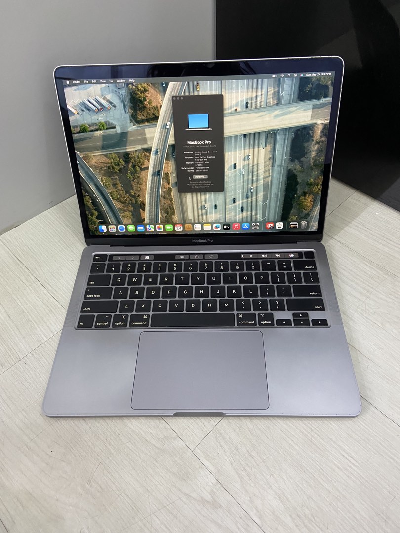 MacBook Pro 2020 8/256 core i5 grey, Elektronik, Komputer, Laptop di ...