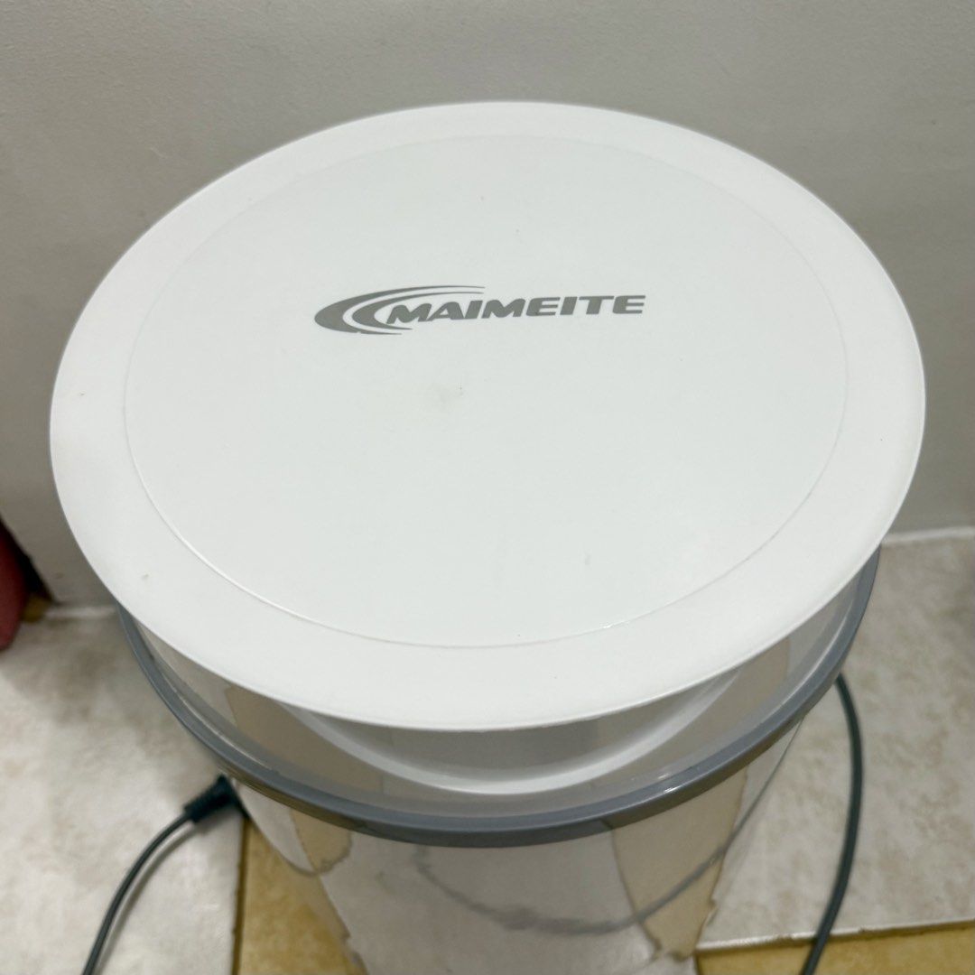 MAIMEITE Mini Washing Machine (Category: Washing Machines and Dryers) located in Manila. Submitted by k_decluttering (Listing ID 1439824548, Image 1). Description: ✔ 4.5kg washing capacity ✔ Washing time knob: 3 mins, 6 mins, & 10 mins ✔ Comes with basket dryer for drying clothes ✔ Compact, space-saving, and easy to use ✔ Perfect for dorms, condos, apartments, or small laundry loads Still in good working condition, just needs a little cleaning si