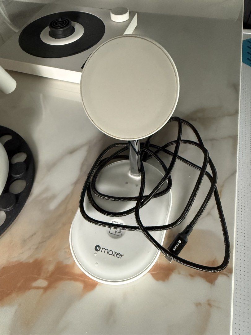Mazer Wireless Charger Stand with USB-C Cable, Mobile Phones &amp; Gadgets ...