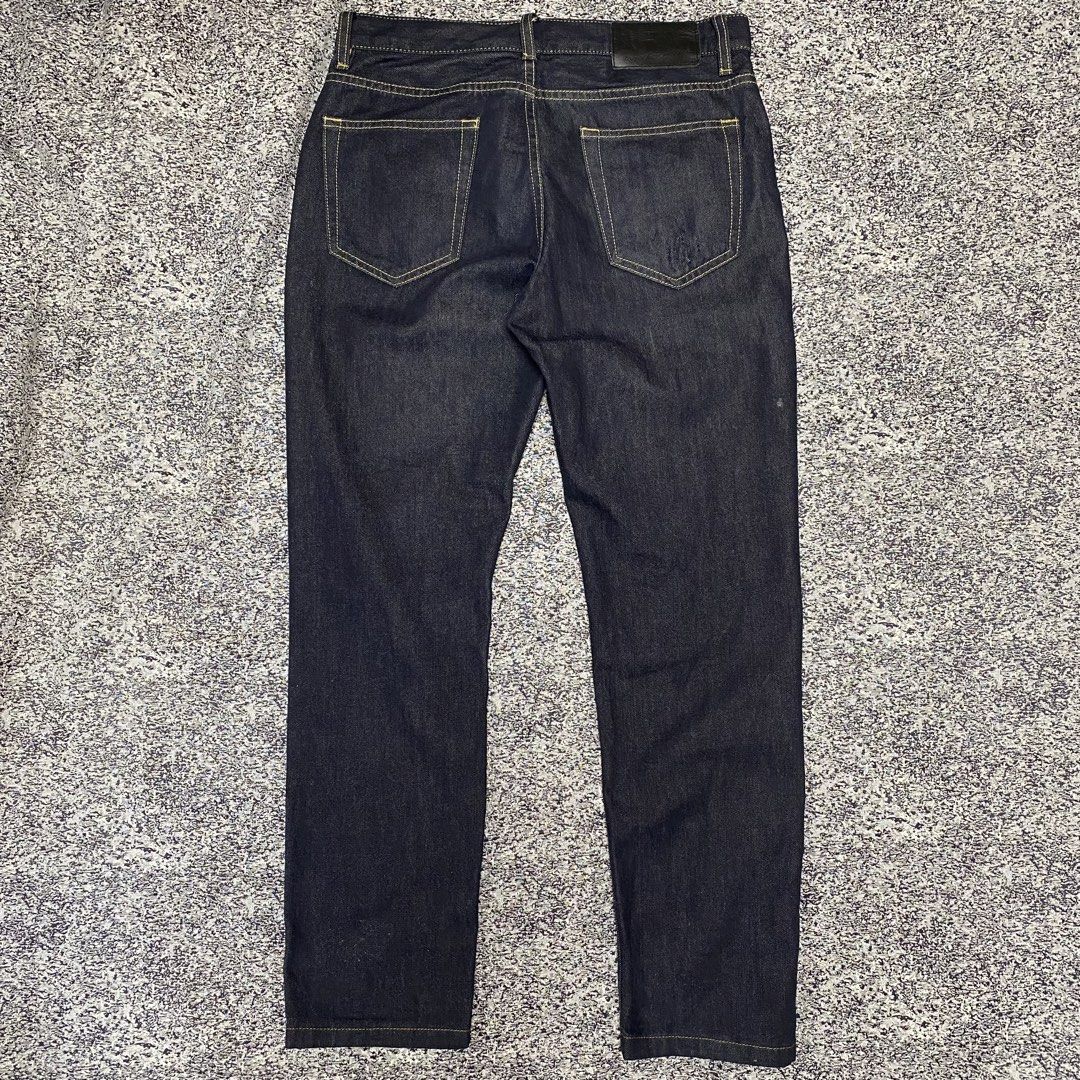 mexinoy slim fit (Category: Jeans) located in Quezon City. Submitted by semantaryrave (Listing ID 1439886932, Image 2). Description: Mexinoy slim fit good condition no issue waist- 32 length- 38 leg open- 7.0 .