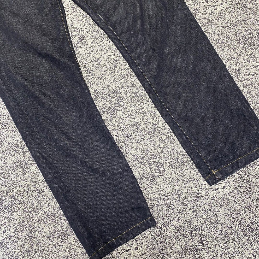 mexinoy slim fit (Category: Jeans) located in Quezon City. Submitted by semantaryrave (Listing ID 1439886932, Image 3). Description: Mexinoy slim fit good condition no issue waist- 32 length- 38 leg open- 7.0 .
