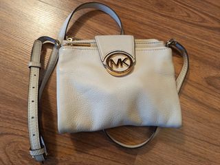 (Category: ) located in . Submitted by preloved_junky (Listing ID 1439939223, Image 1). Description: .