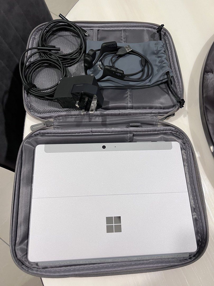 Microsoft Surface Go 2463850702646159362