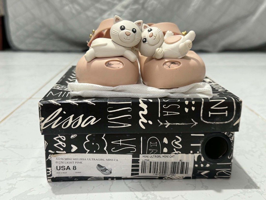 Mini Melissa Ultragirl Mini Cat Shoes (Category: Babies & Kids Fashion) located in Quezon City. Submitted by grachellest (Listing ID 1439878900, Image 2). Description: - Mini Melissa Ultragirl Mini Cat shoes - Color: Light Pink - Design: Adorable cat detail - Size: 8 - Includes original box and dust bag - With scent pa .