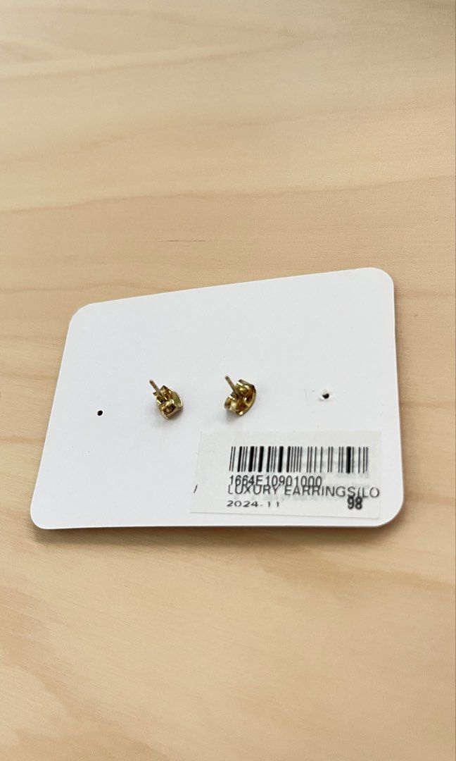 n.cat Heart Stud Earrings (Category: Earrings) located in Rizal. Submitted by hansio (Listing ID 1439834235, Image 3). Description: • Never worn • Comes in original packaging • Can be a freebie when you buy other items RFS: Only needed the other pair that came with it MOP: E-wallets or bank transfer MOD: J&T, Grab, or Lalamove.
